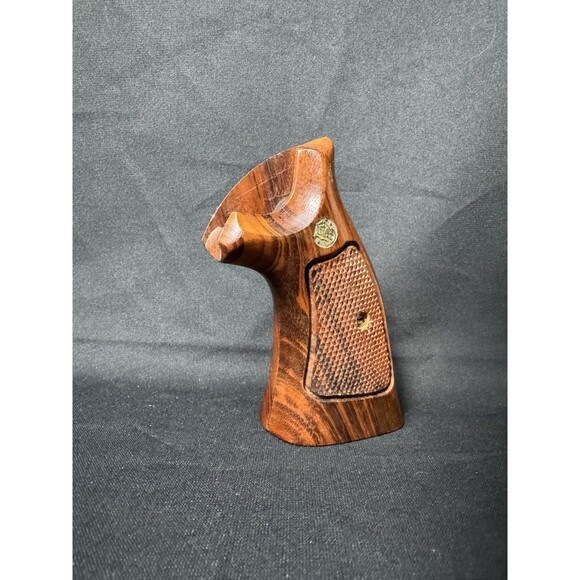 Uesd FACTORY SMITH & WESSON K FRAME MAGNA GRIPS SQUARE BUTT WOOD - Picture 2 of 11